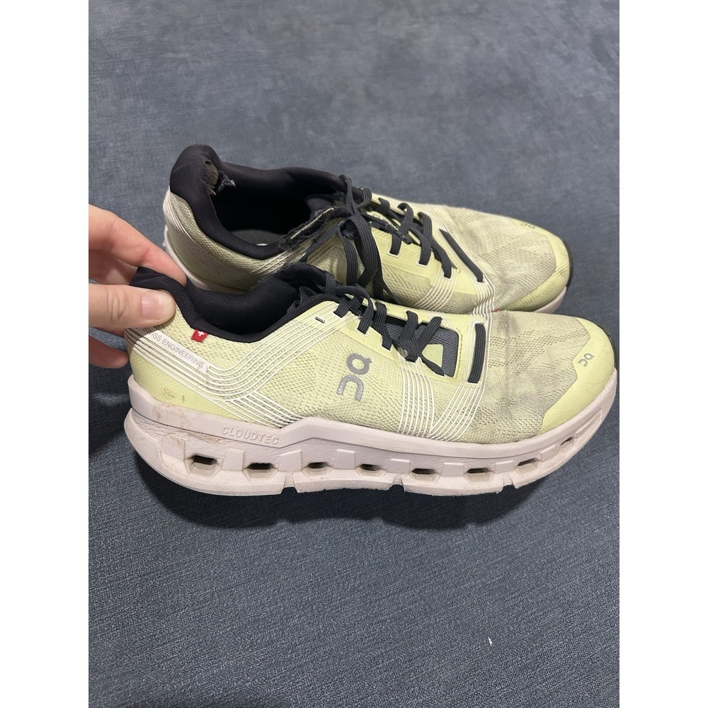 Women's‎ Yellow On Cloud Shoes Size 9 Fair Condition